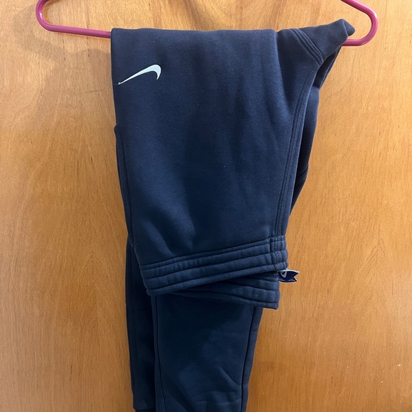 Nike Black tapered fleece pants - Picture 1 of 2